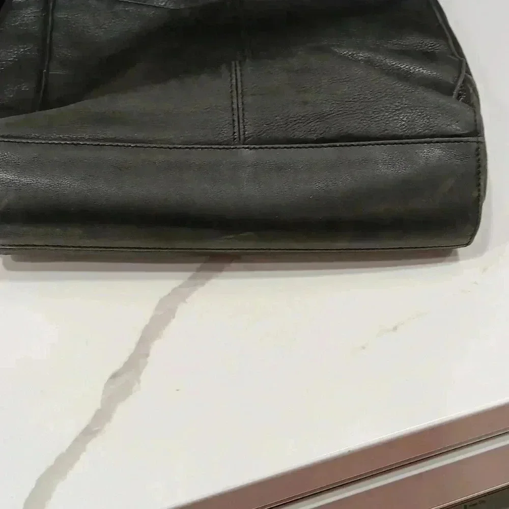 Rolf's Black leather shoulder bag with pockets